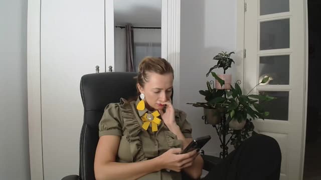 Gallery image thumbnail from AryaS's myfreecams stream on, 09/15/2024, 18:56 image 6 of 20