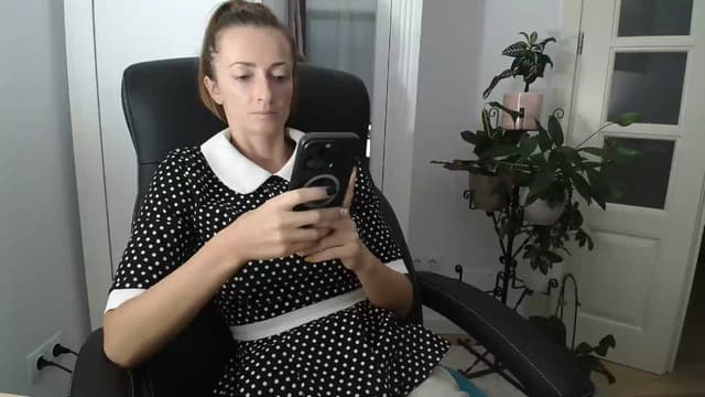 Gallery image thumbnail from AryaS's myfreecams stream on, 09/28/2024, 18:35 image 17 of 20