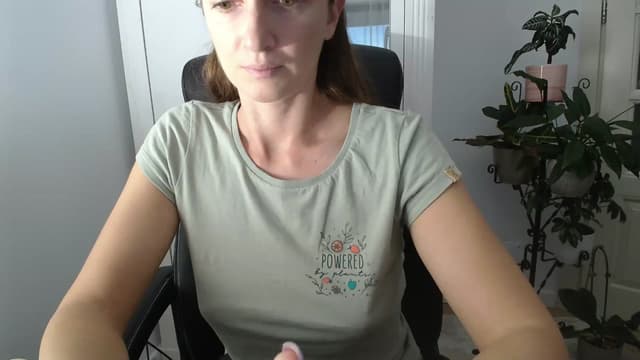 Gallery image thumbnail from AryaS's myfreecams stream on, 10/14/2024, 16:17 image 18 of 20