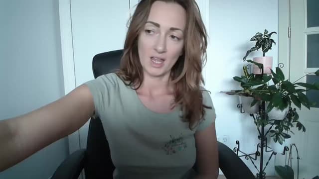 Gallery image thumbnail from AryaS's myfreecams stream on, 10/14/2024, 16:17 image 6 of 20