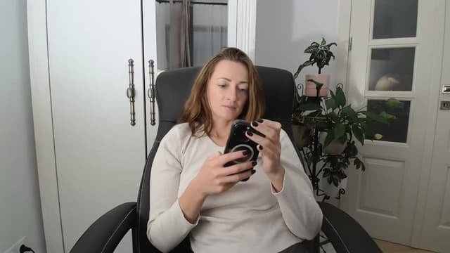 Gallery image thumbnail from AryaS's myfreecams stream on, 10/24/2024, 18:28 image 17 of 20
