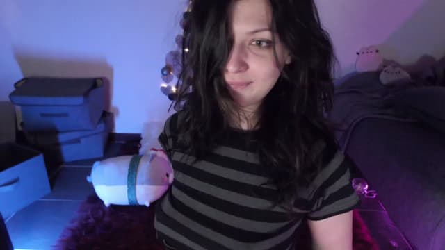 Gallery image thumbnail from Avoid's myfreecams stream on, 11/24/2023, 02:51 image 16 of 20