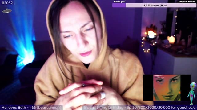 Gallery image thumbnail from Beth_'s myfreecams stream on, 03/20/2023, 24:40 image 13 of 20