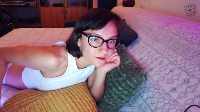 Gallery image thumbnail from Beth_'s myfreecams stream on, 07/27/2024, 21:36 image 4 of 20