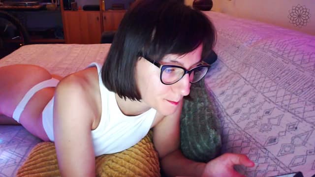 Gallery image thumbnail from Beth_'s myfreecams stream on, 07/27/2024, 21:36 image 6 of 20
