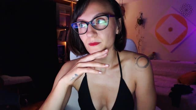 Gallery image thumbnail from Beth_'s myfreecams stream on, 08/07/2024, 20:33 image 10 of 20