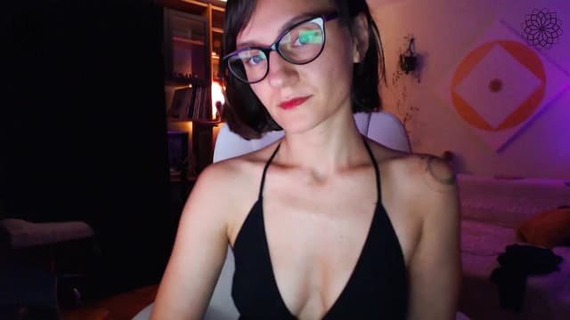Gallery image thumbnail from Beth_'s myfreecams stream on, 08/07/2024, 20:33 image 17 of 20