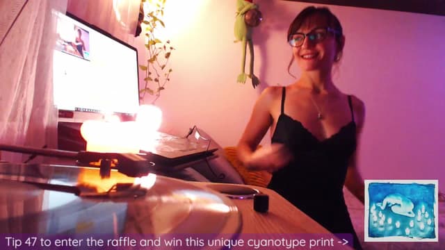 Gallery image thumbnail from Beth_'s myfreecams stream on, 12/06/2024, 22:43 image 8 of 20