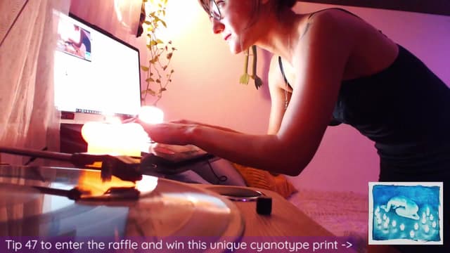 Gallery image thumbnail from Beth_'s myfreecams stream on, 12/06/2024, 22:43 image 10 of 20