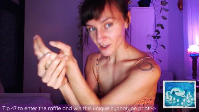 Gallery image thumbnail from Beth_'s myfreecams stream on, 12/24/2024, 21:38 image 12 of 20