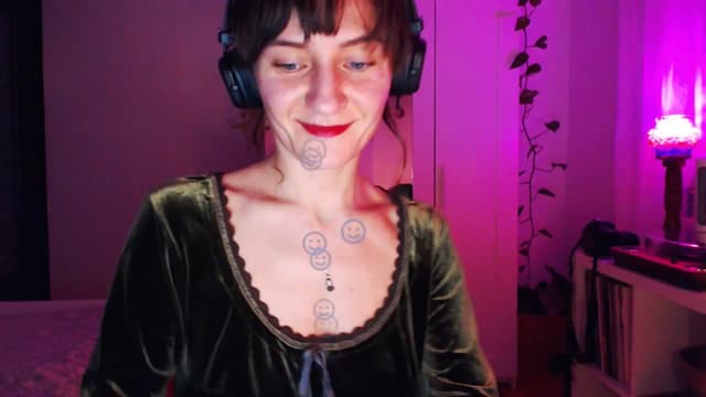 Gallery image thumbnail from Beth_'s myfreecams stream on, 01/19/2025, 19:13 image 19 of 20