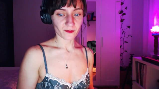 Gallery image thumbnail from Beth_'s myfreecams stream on, 01/21/2025, 24:00 image 5 of 20
