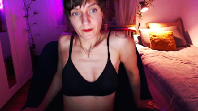 Gallery image thumbnail from Beth_'s myfreecams stream on, 02/26/2025, 24:27 image 10 of 20