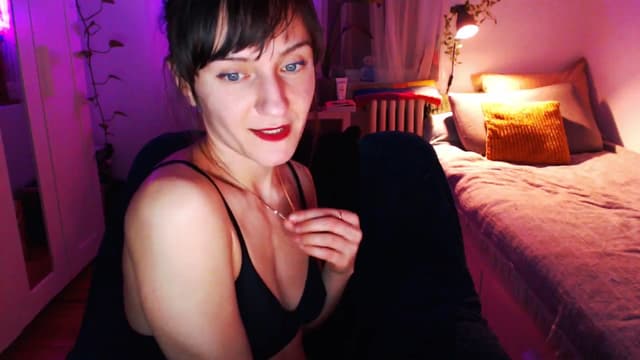 Gallery image thumbnail from Beth_'s myfreecams stream on, 02/26/2025, 24:27 image 5 of 20