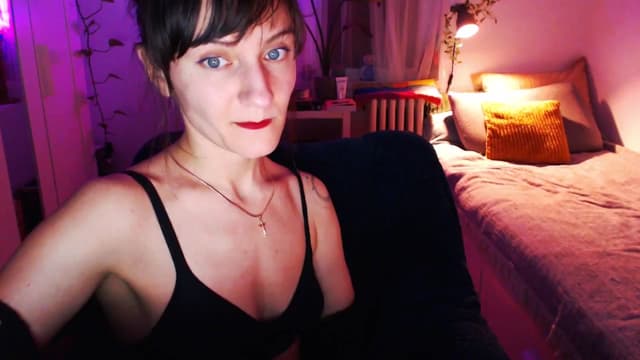 Gallery image thumbnail from Beth_'s myfreecams stream on, 02/26/2025, 24:27 image 4 of 20
