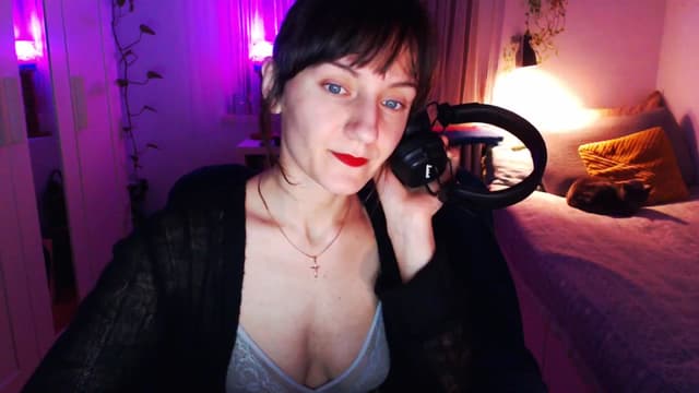 Gallery image thumbnail from Beth_'s myfreecams stream on, 02/27/2025, 23:49 image 2 of 20