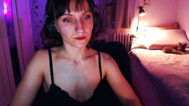 Gallery image thumbnail from Beth_'s myfreecams stream on, 03/07/2025, 23:28 image 5 of 20