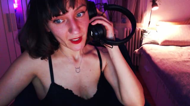 Gallery image thumbnail from Beth_'s myfreecams stream on, 03/07/2025, 23:28 image 19 of 20