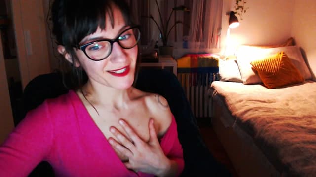 Gallery image thumbnail from Beth_'s myfreecams stream on, 03/10/2025, 24:04 image 17 of 20