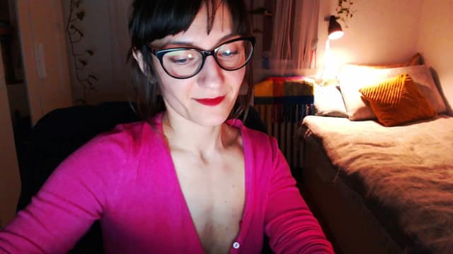 Gallery image thumbnail from Beth_'s myfreecams stream on, 03/10/2025, 24:04 image 18 of 20