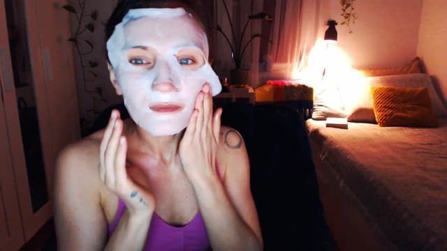 Gallery image thumbnail from Beth_'s myfreecams stream on, 03/10/2025, 23:23 image 1 of 20