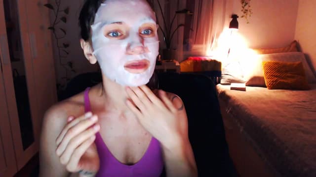 Gallery image thumbnail from Beth_'s myfreecams stream on, 03/10/2025, 23:23 image 4 of 20