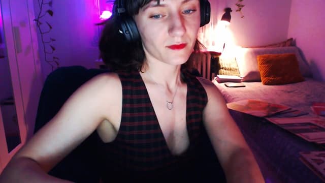 Gallery image thumbnail from Beth_'s myfreecams stream on, 03/15/2025, 22:02 image 13 of 20