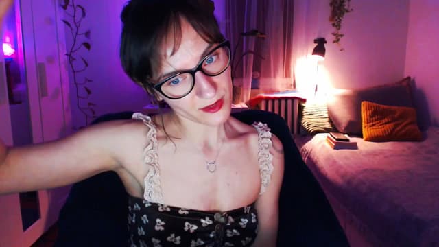 Gallery image thumbnail from Beth_'s myfreecams stream on, 03/17/2025, 23:13 image 2 of 20