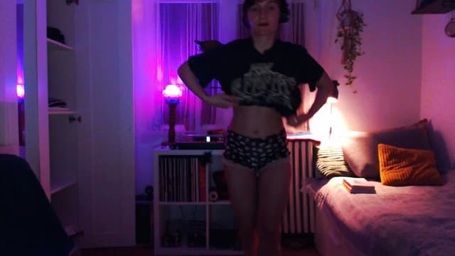 Gallery image thumbnail from Beth_'s myfreecams stream on, 03/17/2025, 23:13 image 12 of 20