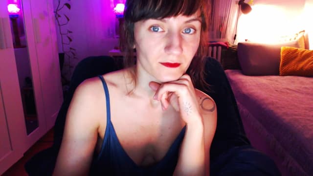 Gallery image thumbnail from Beth_'s myfreecams stream on, 03/20/2025, 23:30 image 3 of 20
