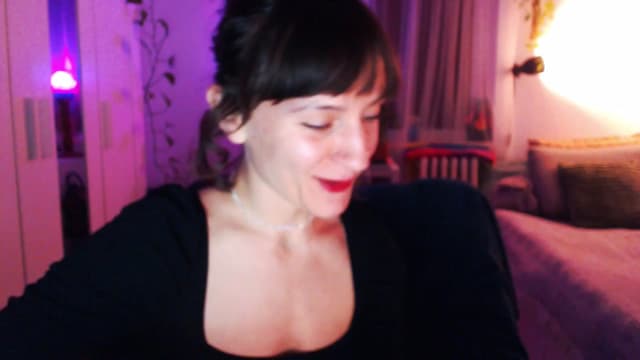 Gallery image thumbnail from Beth_'s myfreecams stream on, 03/24/2025, 23:27 image 1 of 20