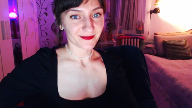 Gallery image thumbnail from Beth_'s myfreecams stream on, 03/24/2025, 23:27 image 16 of 20