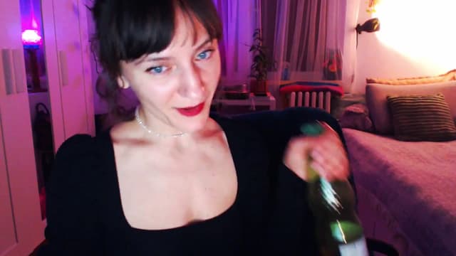 Gallery image thumbnail from Beth_'s myfreecams stream on, 03/24/2025, 23:27 image 19 of 20