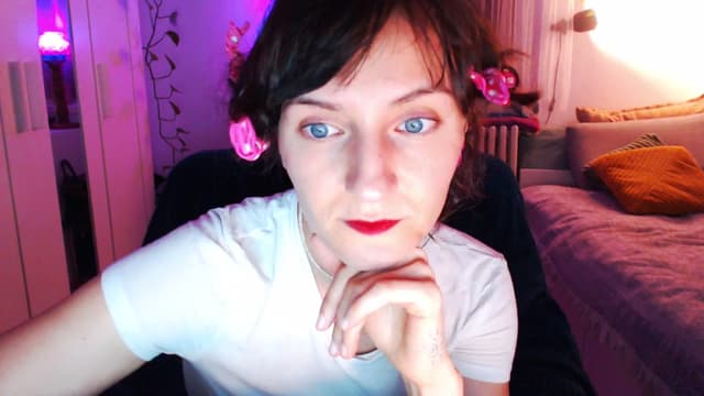 Gallery image thumbnail from Beth_'s myfreecams stream on, 03/25/2025, 21:52 image 17 of 20