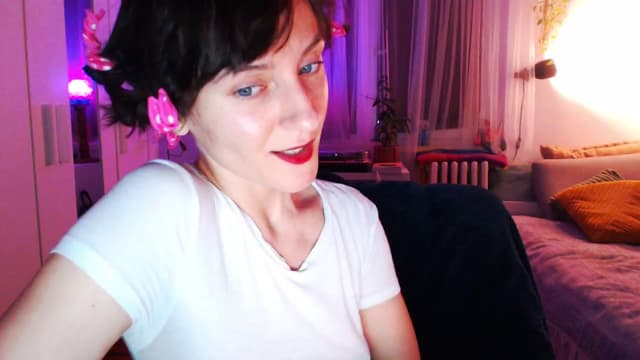 Gallery image thumbnail from Beth_'s myfreecams stream on, 03/25/2025, 21:52 image 3 of 20