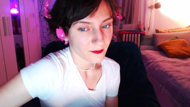 Gallery image thumbnail from Beth_'s myfreecams stream on, 03/25/2025, 21:52 image 19 of 20