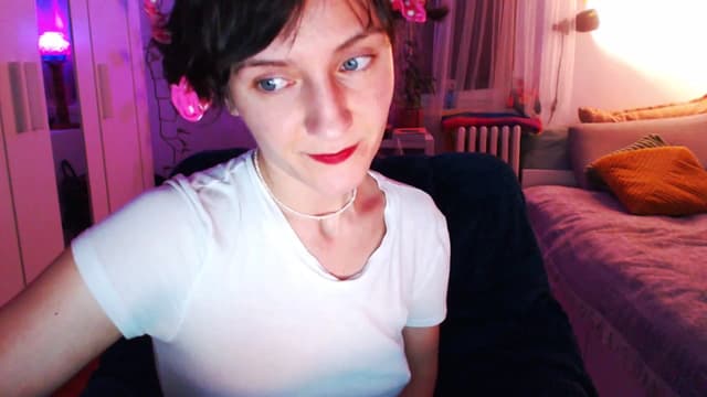 Gallery image thumbnail from Beth_'s myfreecams stream on, 03/25/2025, 21:52 image 18 of 20