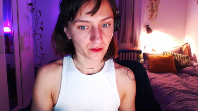 Gallery image thumbnail from Beth_'s myfreecams stream on, 03/27/2025, 23:56 image 5 of 20