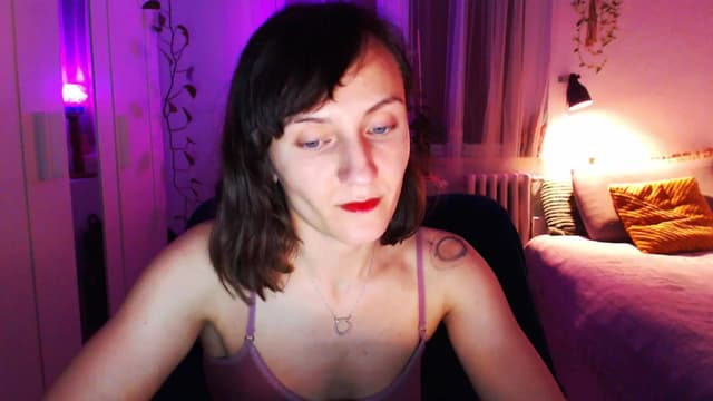 Gallery image thumbnail from Beth_'s myfreecams stream on, 04/02/2025, 20:11 image 6 of 20