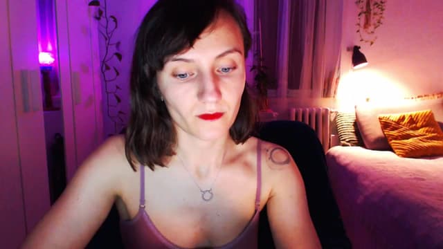 Gallery image thumbnail from Beth_'s myfreecams stream on, 04/02/2025, 20:11 image 4 of 20
