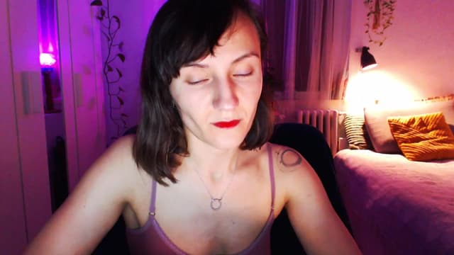 Gallery image thumbnail from Beth_'s myfreecams stream on, 04/02/2025, 20:11 image 15 of 20