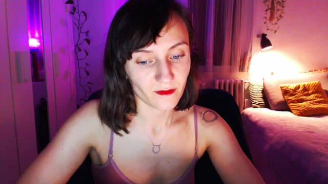 Gallery image thumbnail from Beth_'s myfreecams stream on, 04/02/2025, 20:11 image 16 of 20