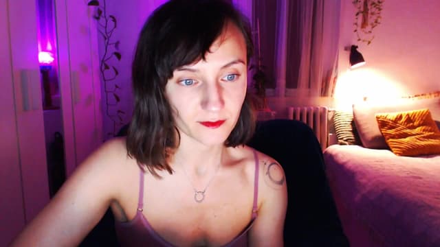 Gallery image thumbnail from Beth_'s myfreecams stream on, 04/02/2025, 20:11 image 17 of 20