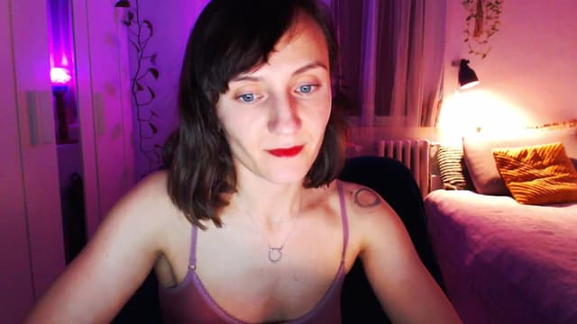 Gallery image thumbnail from Beth_'s myfreecams stream on, 04/02/2025, 20:11 image 12 of 20