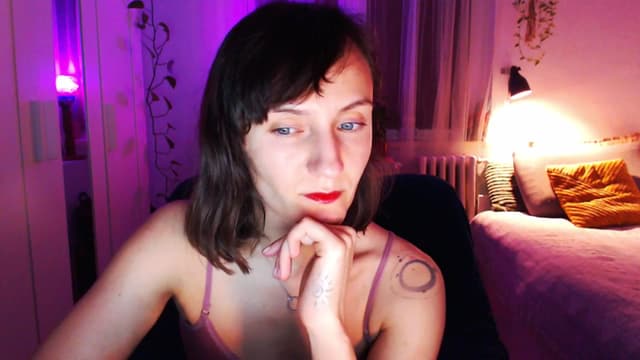 Gallery image thumbnail from Beth_'s myfreecams stream on, 04/02/2025, 20:11 image 10 of 20