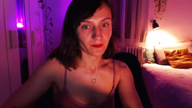 Gallery image thumbnail from Beth_'s myfreecams stream on, 04/02/2025, 20:11 image 8 of 20