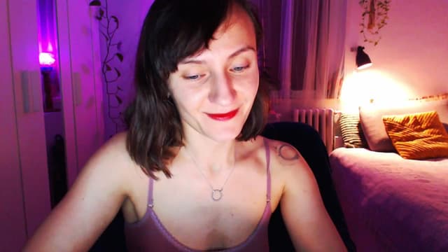 Gallery image thumbnail from Beth_'s myfreecams stream on, 04/02/2025, 20:11 image 11 of 20