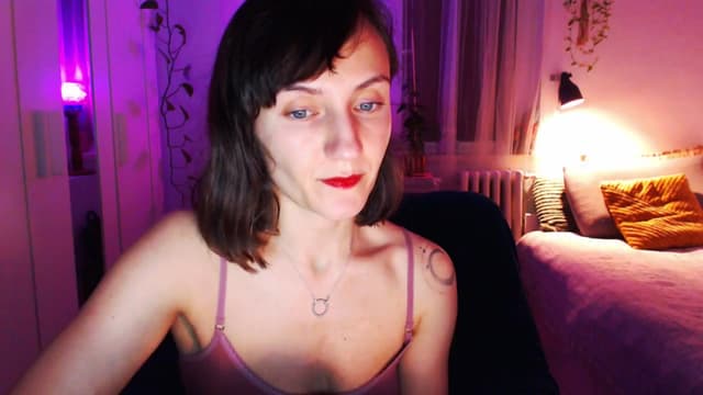 Gallery image thumbnail from Beth_'s myfreecams stream on, 04/02/2025, 20:11 image 14 of 20