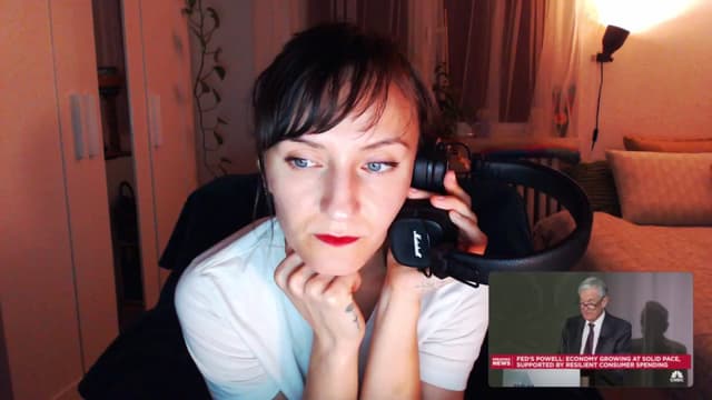 Gallery image thumbnail from Beth_'s myfreecams stream on, 04/06/2025, 19:18 image 19 of 20