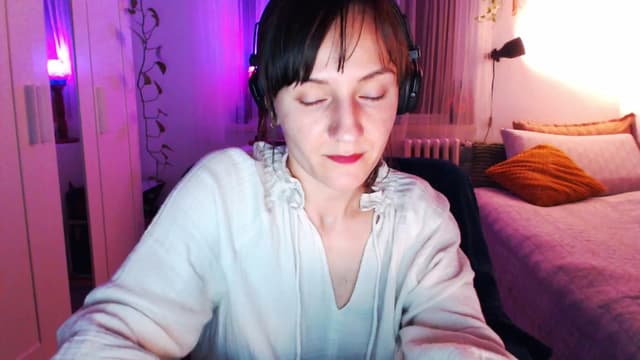 Gallery image thumbnail from Beth_'s myfreecams stream on, 04/12/2025, 20:49 image 16 of 20